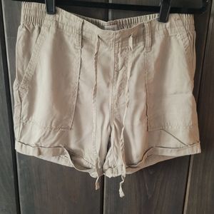 2/$20 Core Life. 2 for 1 Beige and White Linen style shorts sz M